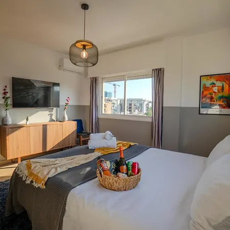 Apartment Perfect For Families, 3 Min Away, Brand New *